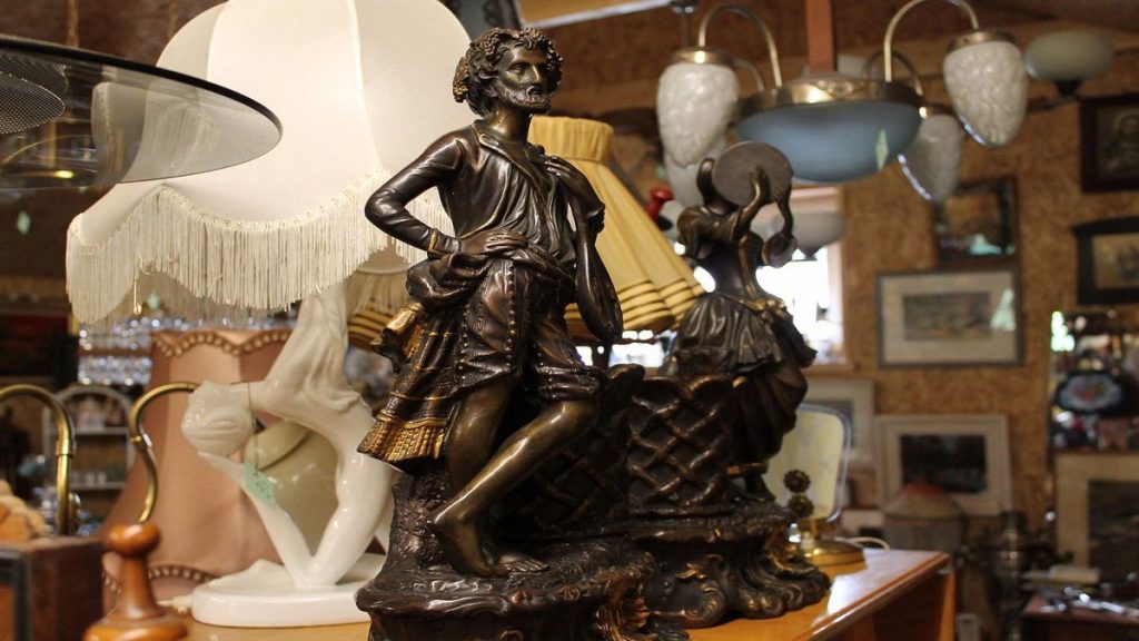 Basınköy Antika Eşya Alanlar