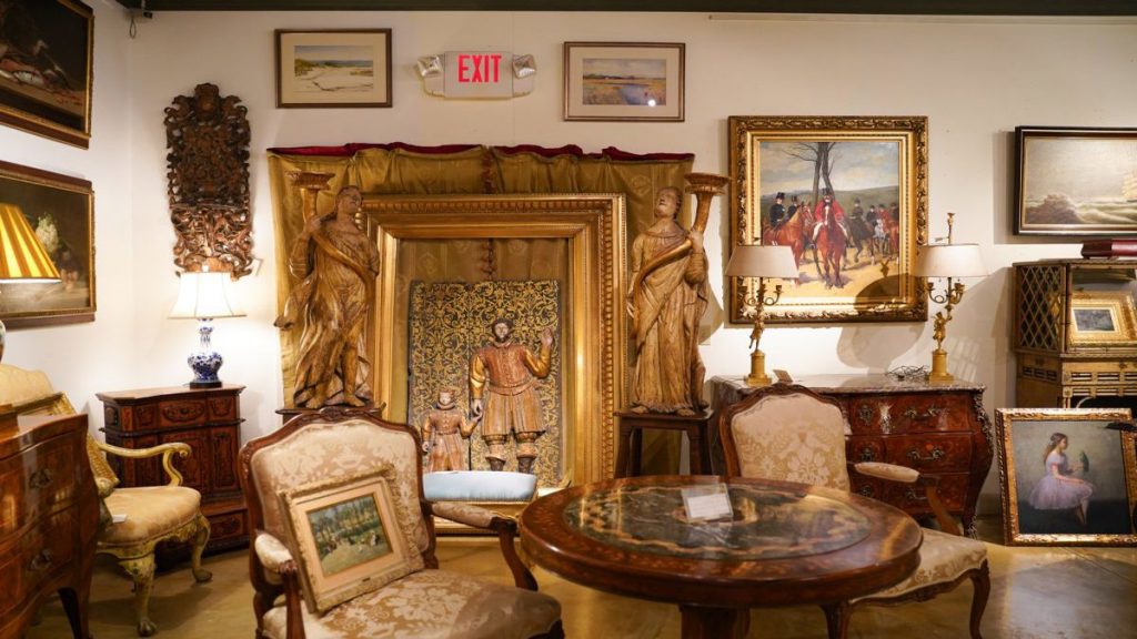 Eminönü Antika Eşya Alanlar