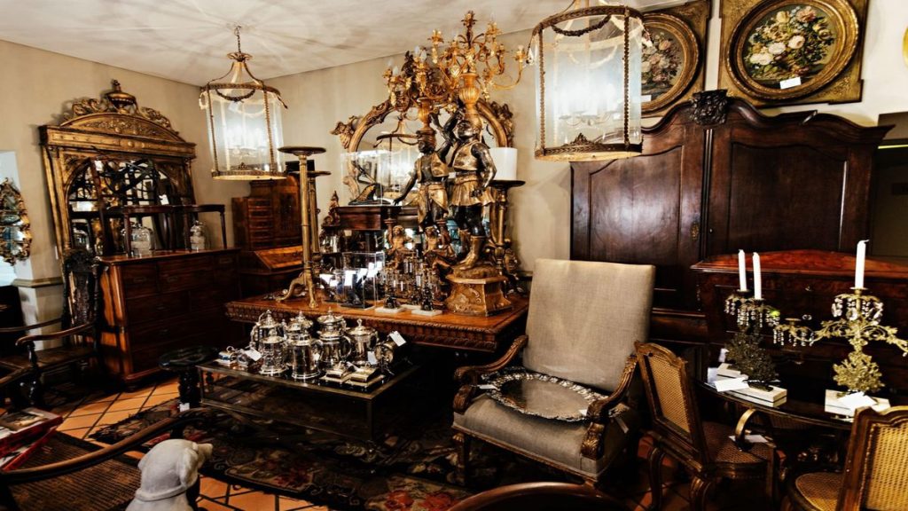 Emniyettepe Antika Eşya Alanlar